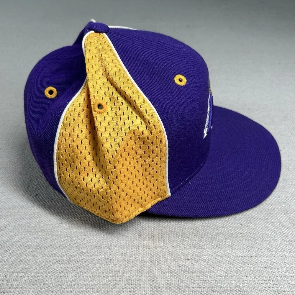 Vintage Reebok Lakers Hat Fitted 7 1/4 NBA Basketall Y2k Hardwood Classics